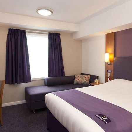 Premier Inn Manchester - Handforth Zewnętrze zdjęcie