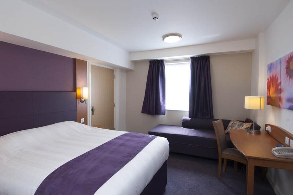 Premier Inn Manchester - Handforth Zewnętrze zdjęcie